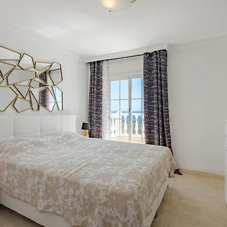 Townhouse Park Paraiso Вилла *